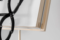 Чердачная лестница Супертёплая ножничного типа металлическая с люком толщиной 86мм OMAN NOZYCOWE SUPER TERMO 60х120х290см