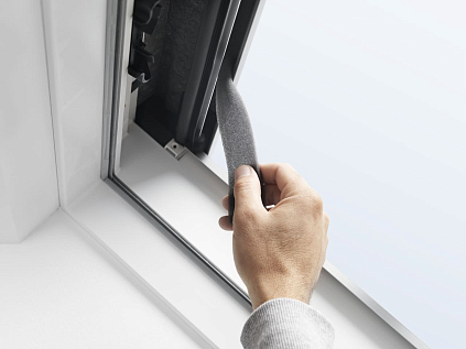 Купить Мансардное окно VELUX PREMIUM GGL INTEGRA ® с электроуправлением CK02 306821 55х78см ручка сверху / двухкамерное - изображение 12